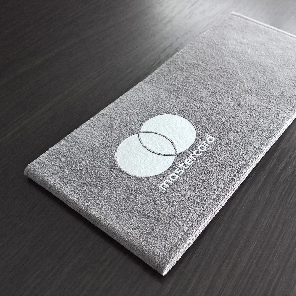 обложка с логотипом, чехол с логотипом